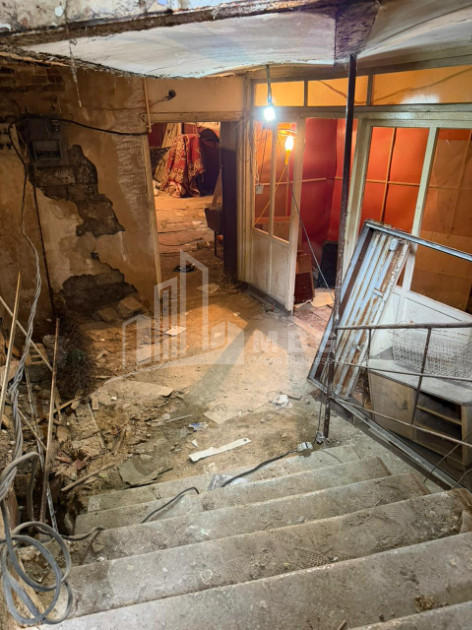 For Sale Old building Flat On A. Chikobava str, ჩუღურეთი