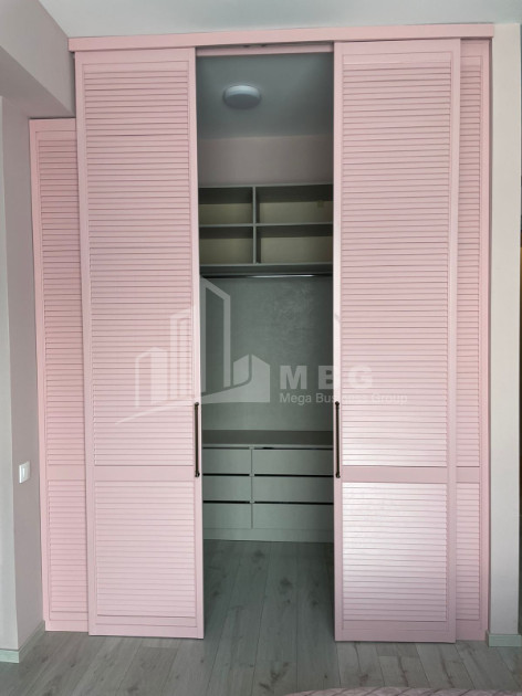 For Sale Flat On I. Chavchavadze Avenue, ვაკე