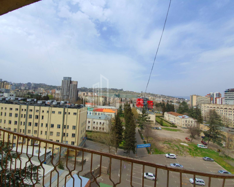 For Sale Old building Flat On M. Burdzgla Street, საბურთალო