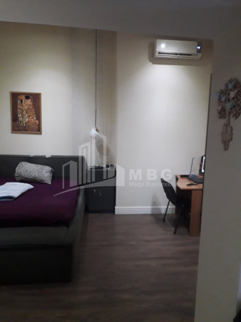 For Sale Flat On Street Al. Kutateladze, საბურთალო
