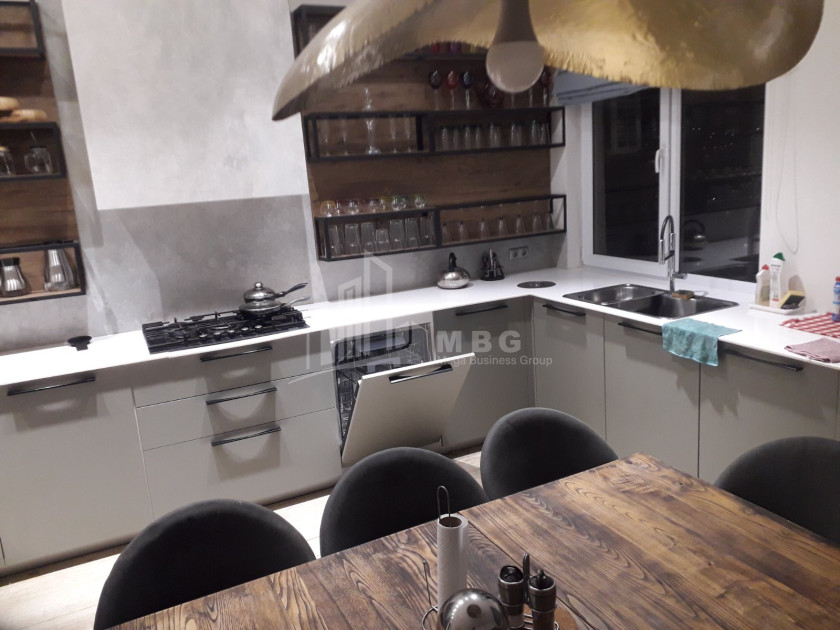 For Sale Flat On Street Al. Kutateladze, საბურთალო