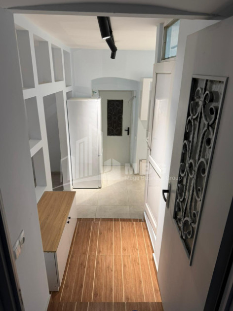 For Sale Old building Flat On A. Chikobava str, ჩუღურეთი