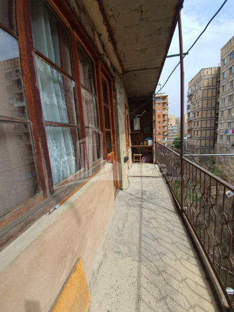 For Sale Old building Flat On M. Burdzgla Street, საბურთალო