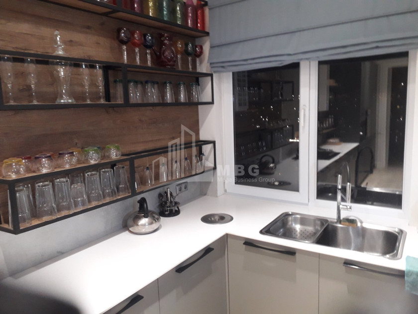 For Sale Flat On Street Al. Kutateladze, საბურთალო