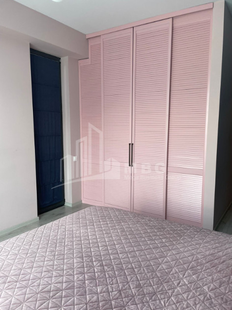 For Sale Flat On I. Chavchavadze Avenue, ვაკე