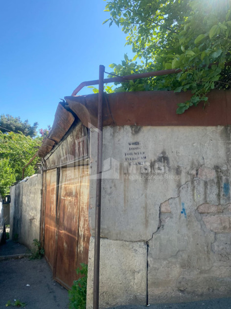 Продается Старое здание Дом - Вилла В Метромшени, Исанский район