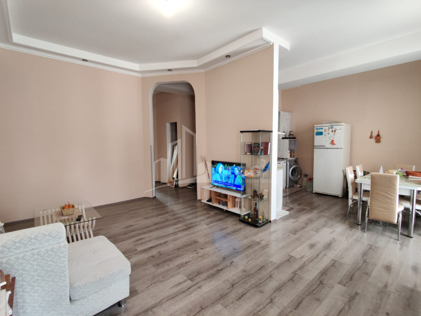 For Sale New building Flat On Street A. Politkovskaya (Jikia), საბურთალო