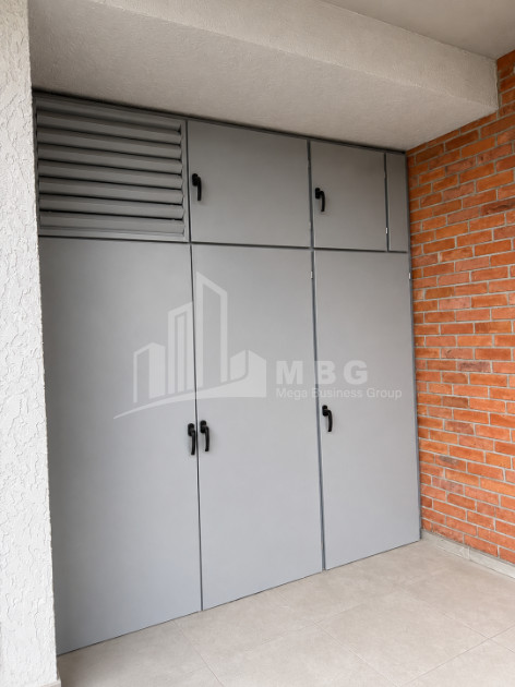 For Sale Nonstandard Flat On Street A. Politkovskaya (Jikia), საბურთალო