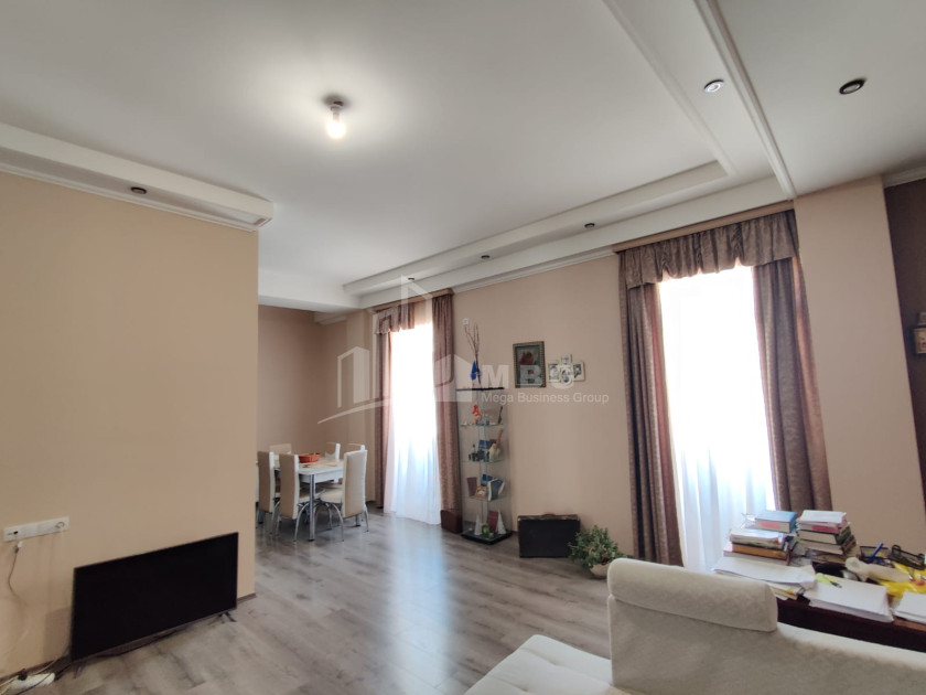 For Sale New building Flat On Street A. Politkovskaya (Jikia), საბურთალო