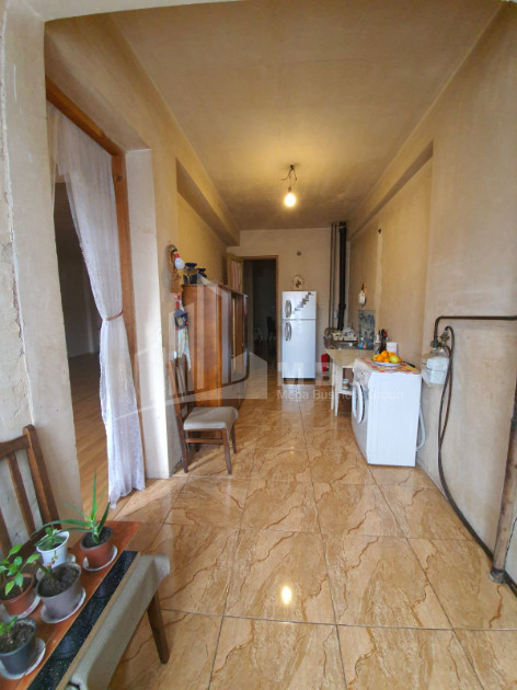 For Sale Old building Flat On M. Burdzgla Street, საბურთალო