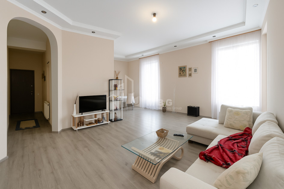 For Sale New building Flat On Street A. Politkovskaya (Jikia), საბურთალო