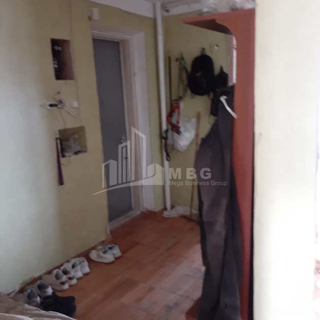 For Sale Old building Flat On Z. Panaskertel Street, საბურთალო