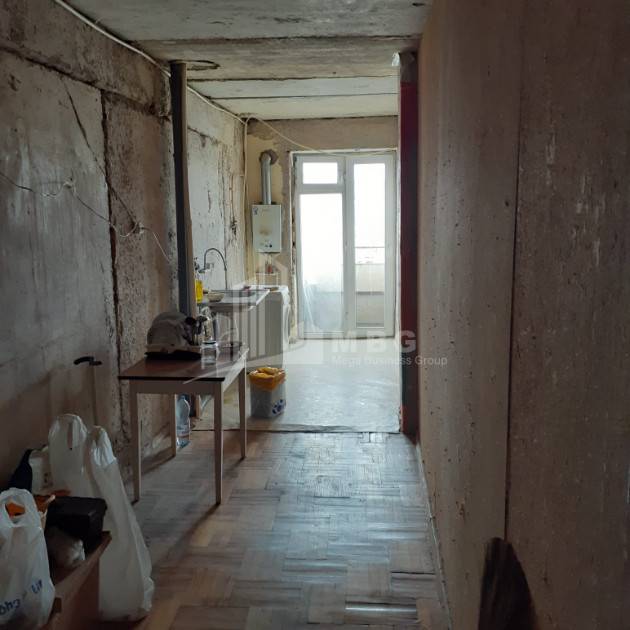 For Sale Old building Flat On Z. Panaskertel Street, საბურთალო