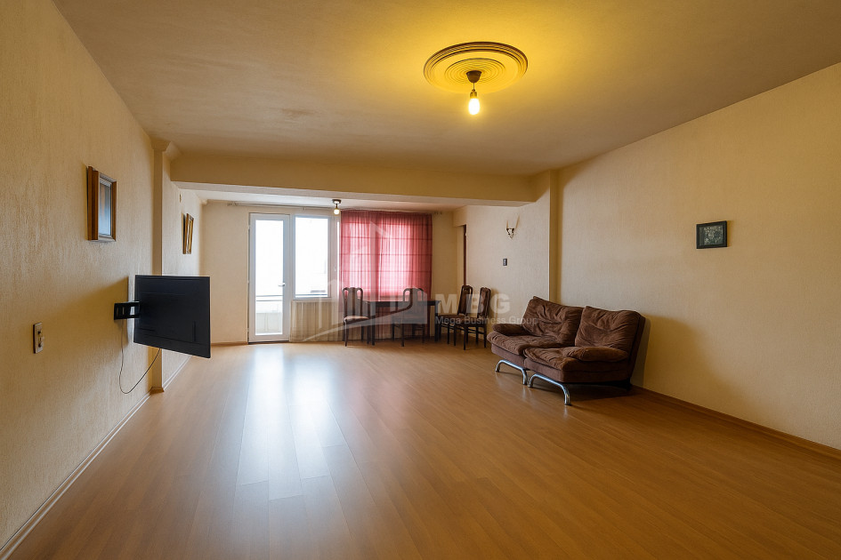For Sale Old building Flat On M. Burdzgla Street, საბურთალო