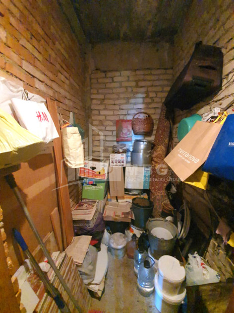 For Sale Old building Flat On M. Burdzgla Street, საბურთალო