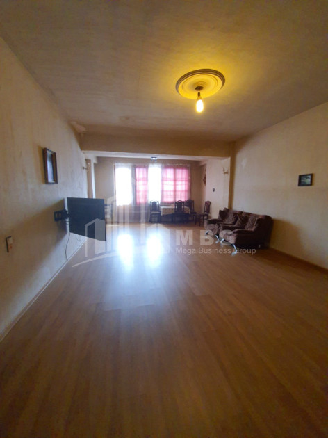 For Sale Old building Flat On M. Burdzgla Street, საბურთალო