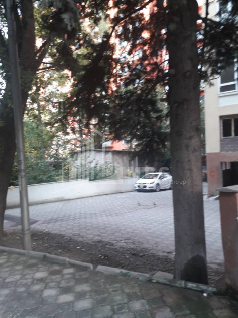For Sale Flat On Street Al. Kutateladze, საბურთალო
