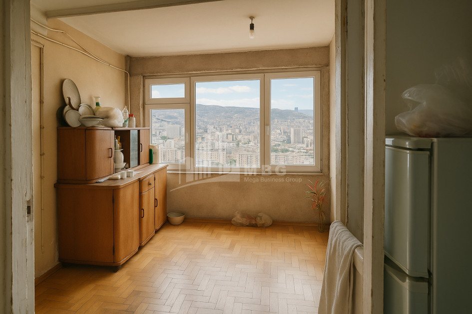 For Sale Old building Flat On Z. Panaskertel Street, საბურთალო
