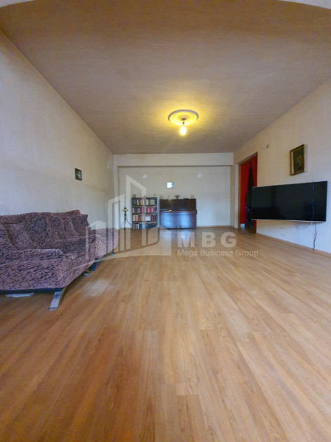 For Sale Old building Flat On M. Burdzgla Street, საბურთალო