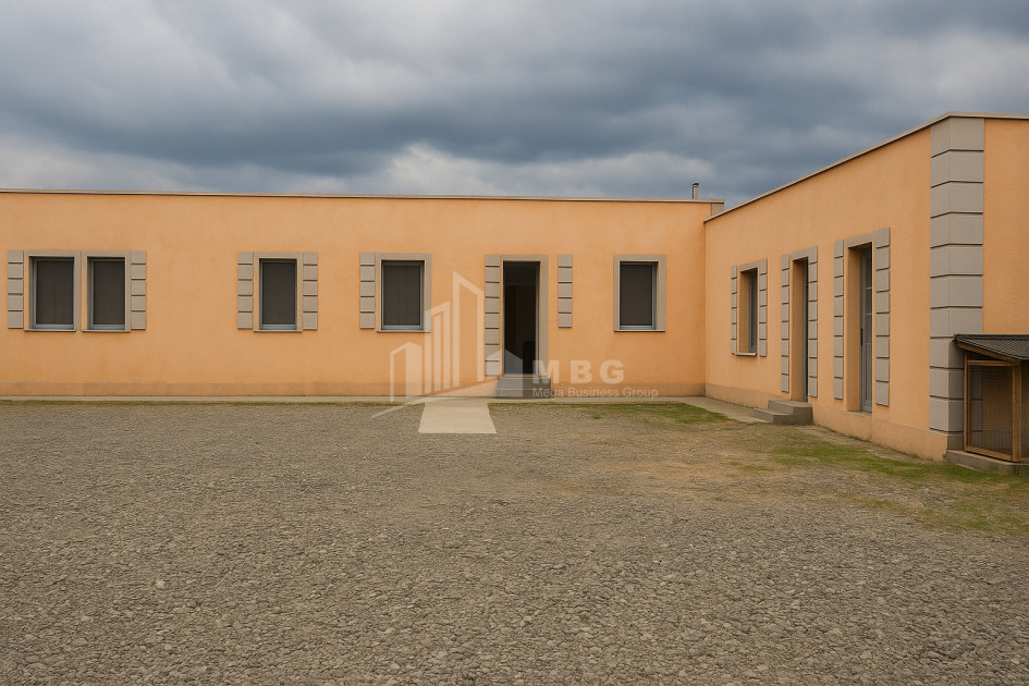 Продается Производственные / складские площади, Деловой двор Коммерческий В Глдани районе
