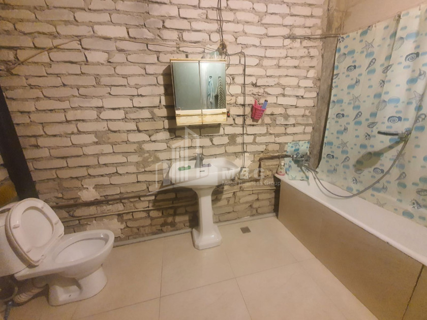 For Sale Old building Flat On M. Burdzgla Street, საბურთალო