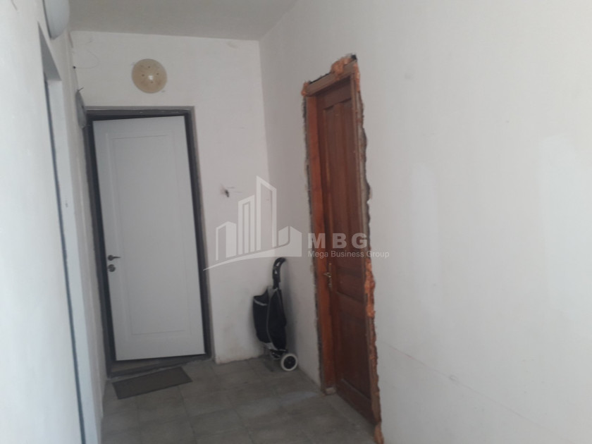 For Sale Flat On Street Al. Kutateladze, საბურთალო