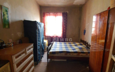 For Sale Old building Flat On M. Burdzgla Street, საბურთალო