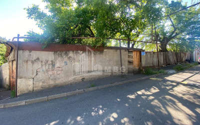 Продается Старое здание Дом - Вилла В Метромшени, Исанский район