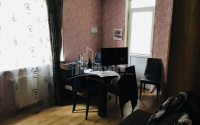 For Sale Flat On Street of Berbuk, საბურთალო