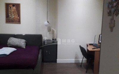 For Sale Flat On Street Al. Kutateladze, საბურთალო