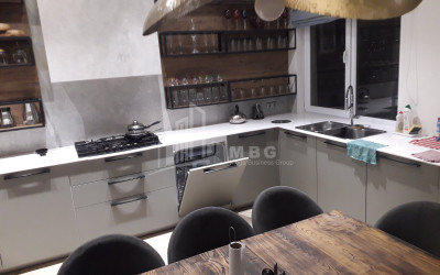 For Sale Flat On Street Al. Kutateladze, საბურთალო