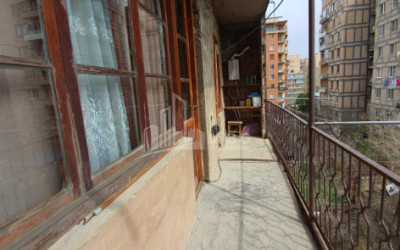For Sale Old building Flat On M. Burdzgla Street, საბურთალო