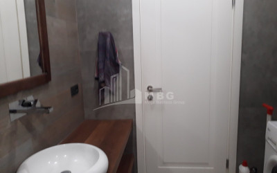 For Sale Flat On Street Al. Kutateladze, საბურთალო