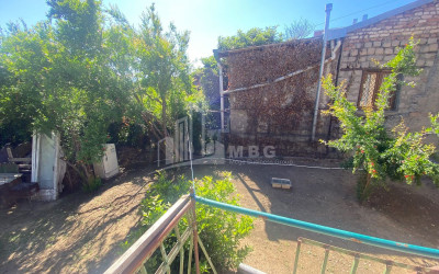 Продается Старое здание Дом - Вилла В Метромшени, Исанский район