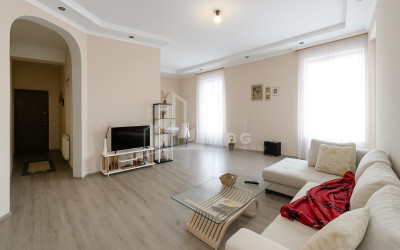 For Sale New building Flat On Street A. Politkovskaya (Jikia), საბურთალო