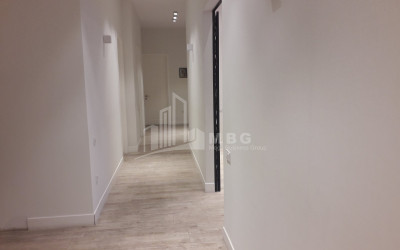 For Sale Flat On Street Al. Kutateladze, საბურთალო