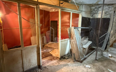 Продается Универсальный Коммерческий На улице А. Чикобава, ჩუღურეთი