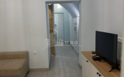 Продается Универсальный Коммерческий На улице А. Чикобава, ჩუღურეთი