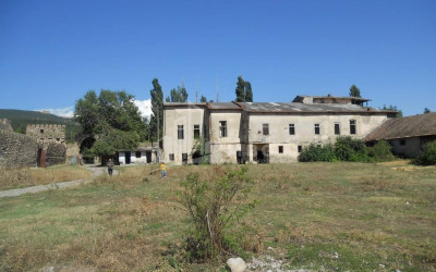Продается Замок - Дворец Коммерческий В Каспси