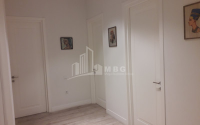 For Sale Flat On Street Al. Kutateladze, საბურთალო