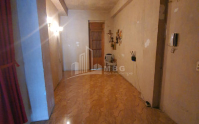 For Sale Old building Flat On M. Burdzgla Street, საბურთალო