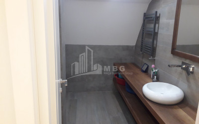 For Sale Flat On Street Al. Kutateladze, საბურთალო