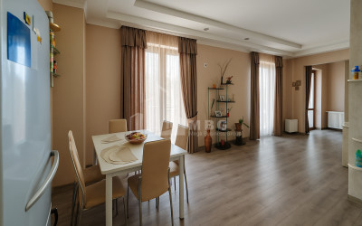 For Sale New building Flat On Street A. Politkovskaya (Jikia), საბურთალო
